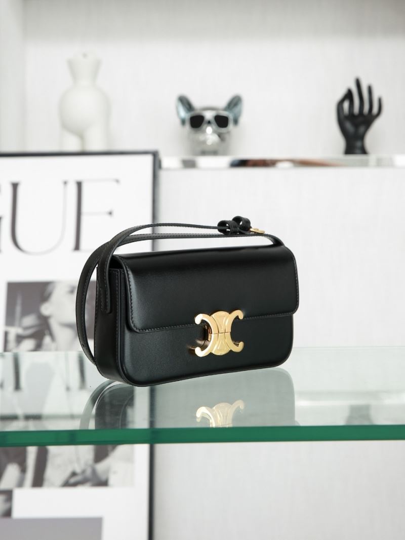 Ce1i*e triomphe bags